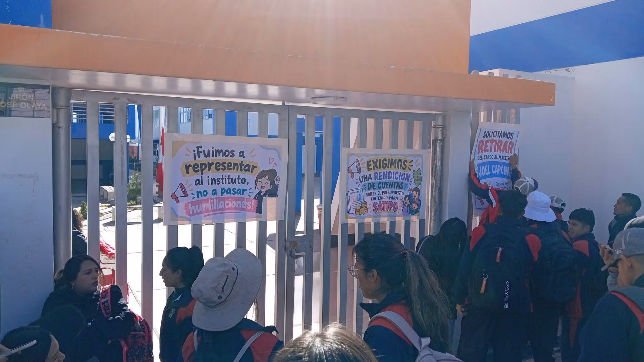 Jauja: estudiantes del pedagógico Pedro Monge exigen destitución del director